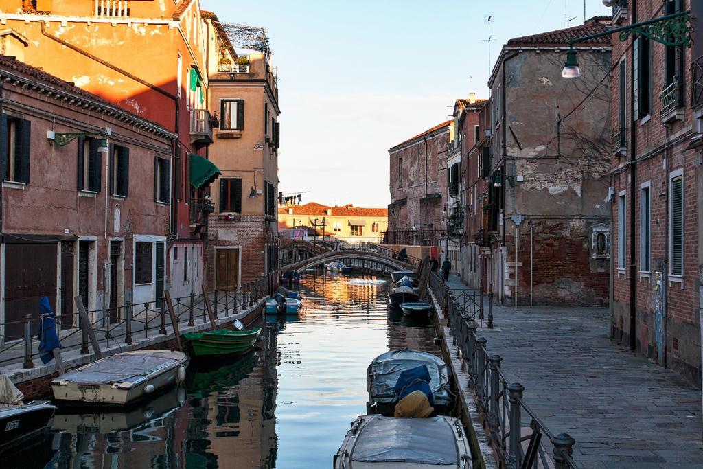 Apartament Venezia Biennale Bianco & Rosso Zewnętrze zdjęcie