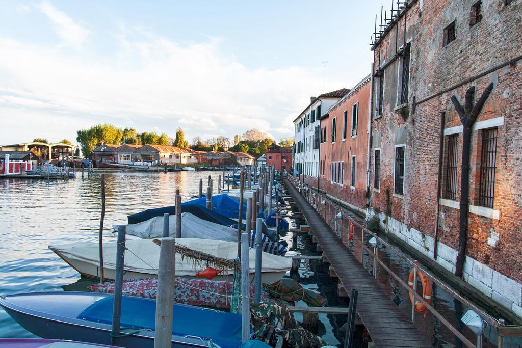 Apartament Venezia Biennale Bianco & Rosso Zewnętrze zdjęcie