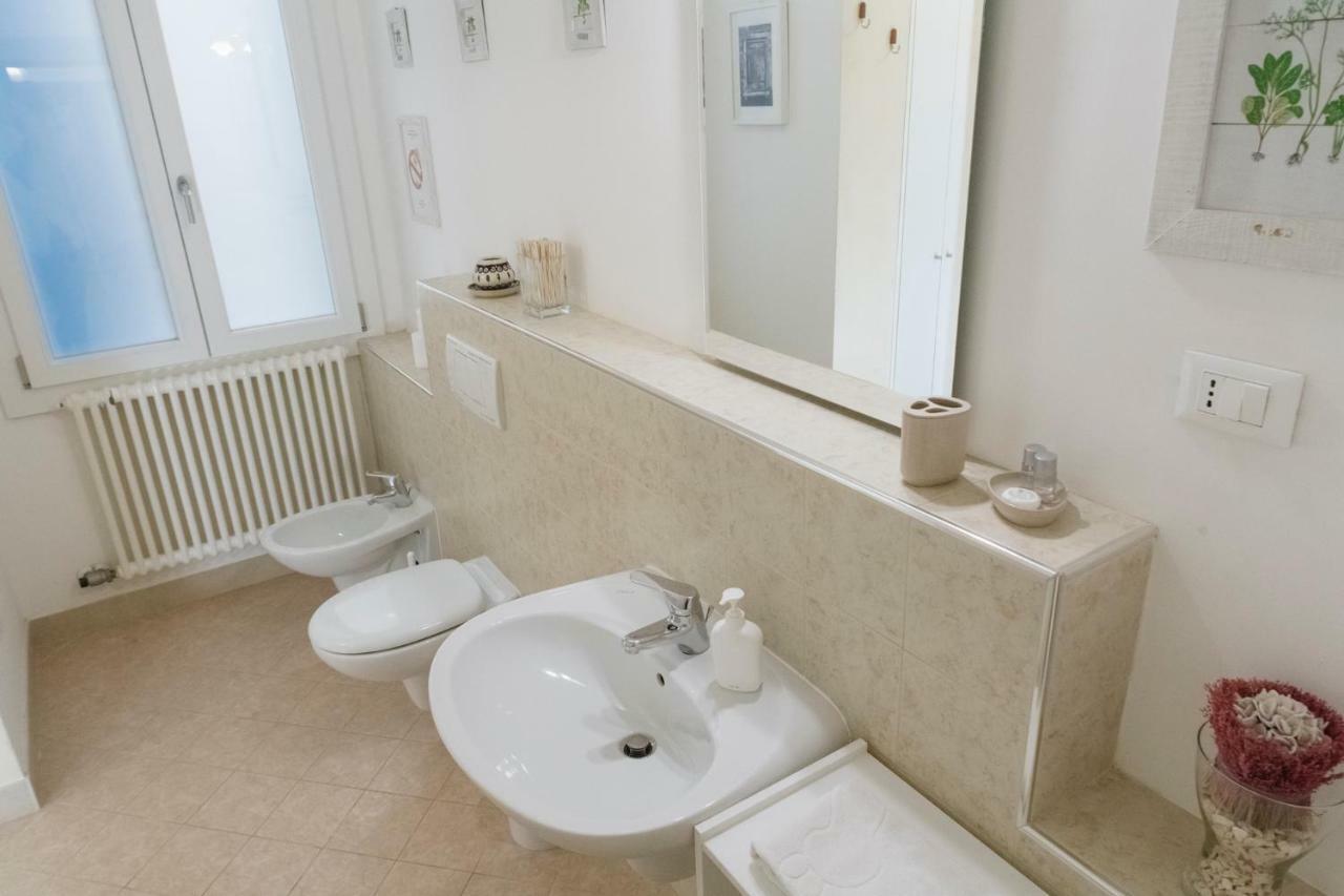 Apartament Venezia Biennale Bianco & Rosso Zewnętrze zdjęcie