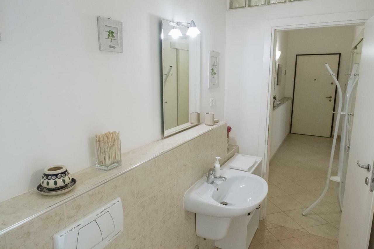 Apartament Venezia Biennale Bianco & Rosso Zewnętrze zdjęcie