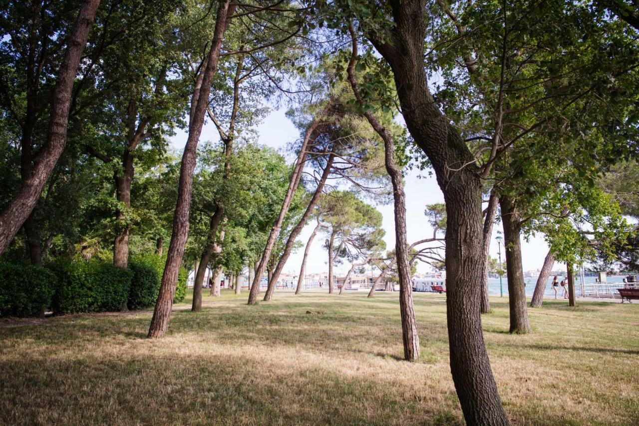 Apartament Venezia Biennale Bianco & Rosso Zewnętrze zdjęcie