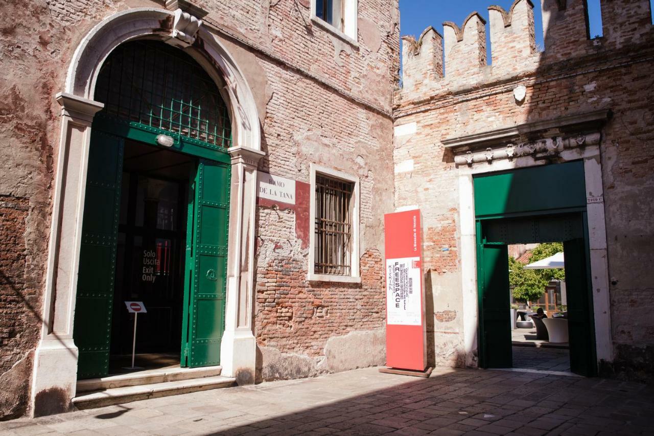 Apartament Venezia Biennale Bianco & Rosso Zewnętrze zdjęcie
