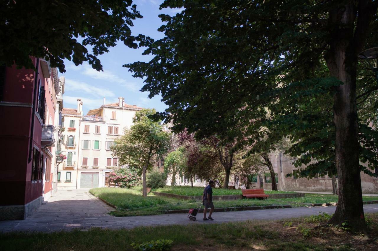 Apartament Venezia Biennale Bianco & Rosso Zewnętrze zdjęcie