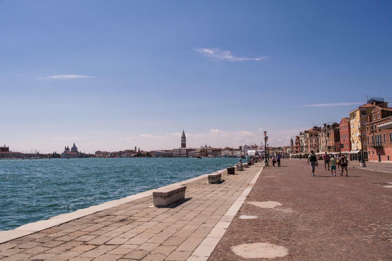 Apartament Venezia Biennale Bianco & Rosso Zewnętrze zdjęcie