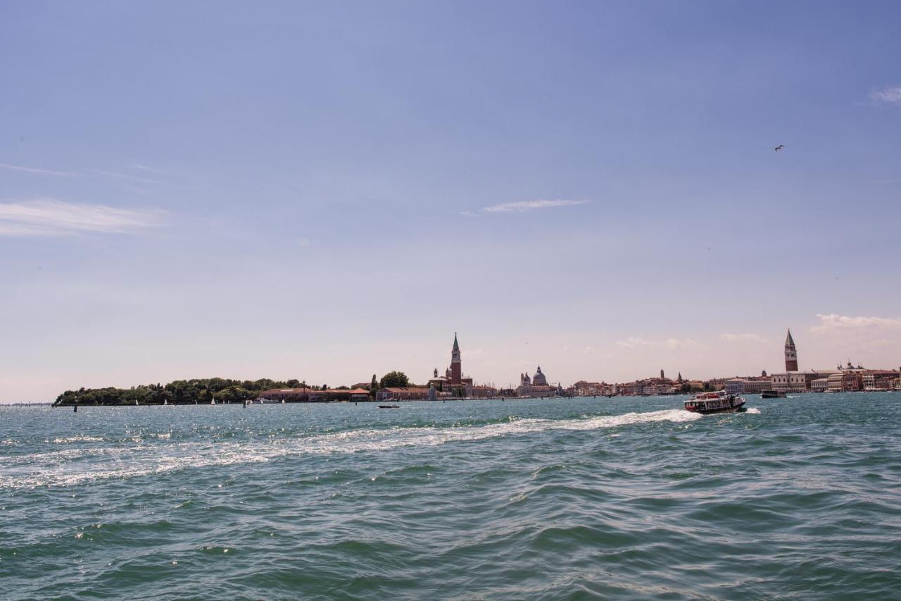 Apartament Venezia Biennale Bianco & Rosso Zewnętrze zdjęcie